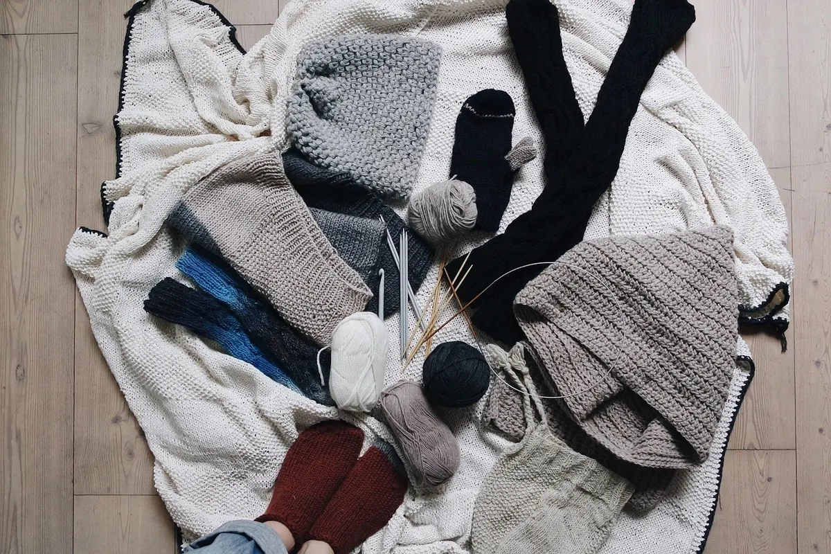 How to Knit Your First Scarf: Cast On, Knit, and Bind Off in One Weekend